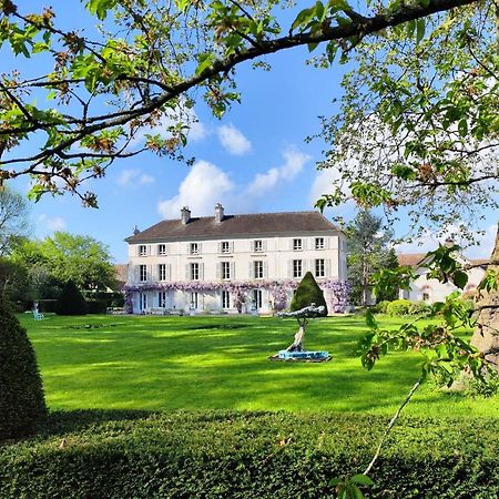Chateau De Brinville Saint-Sauveur-sur-Ecole ภายนอก รูปภาพ