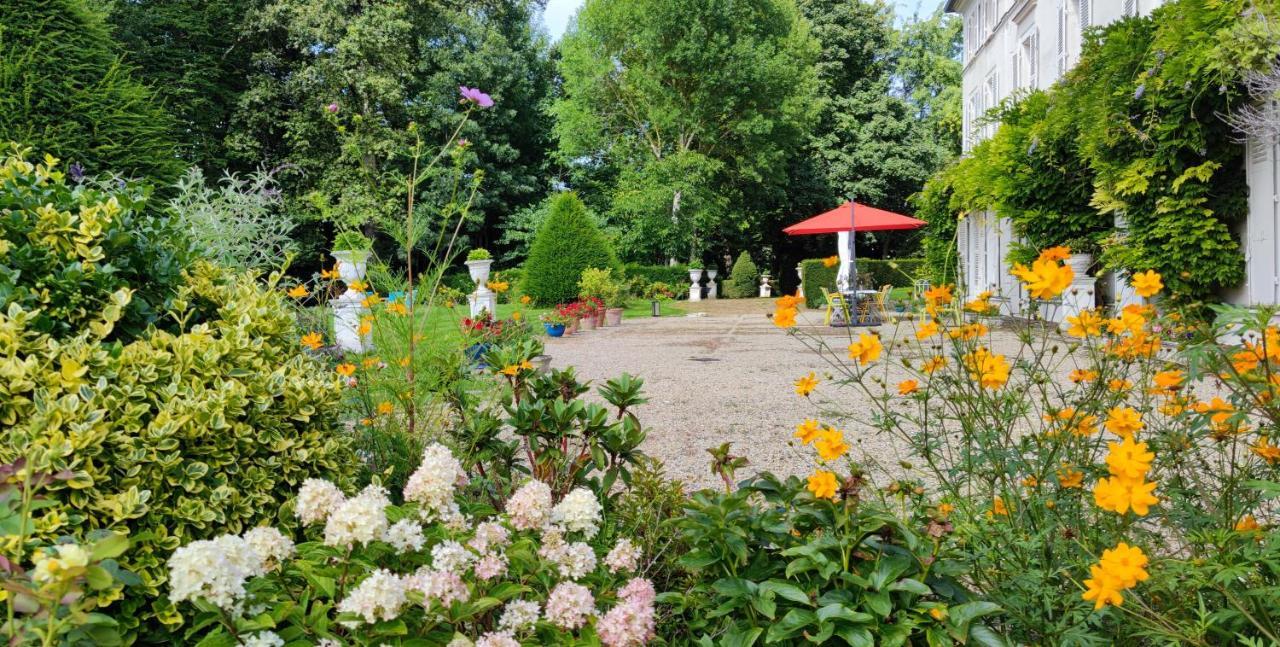 Chateau De Brinville Saint-Sauveur-sur-Ecole ภายนอก รูปภาพ