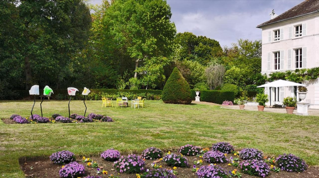 Chateau De Brinville Saint-Sauveur-sur-Ecole ภายนอก รูปภาพ