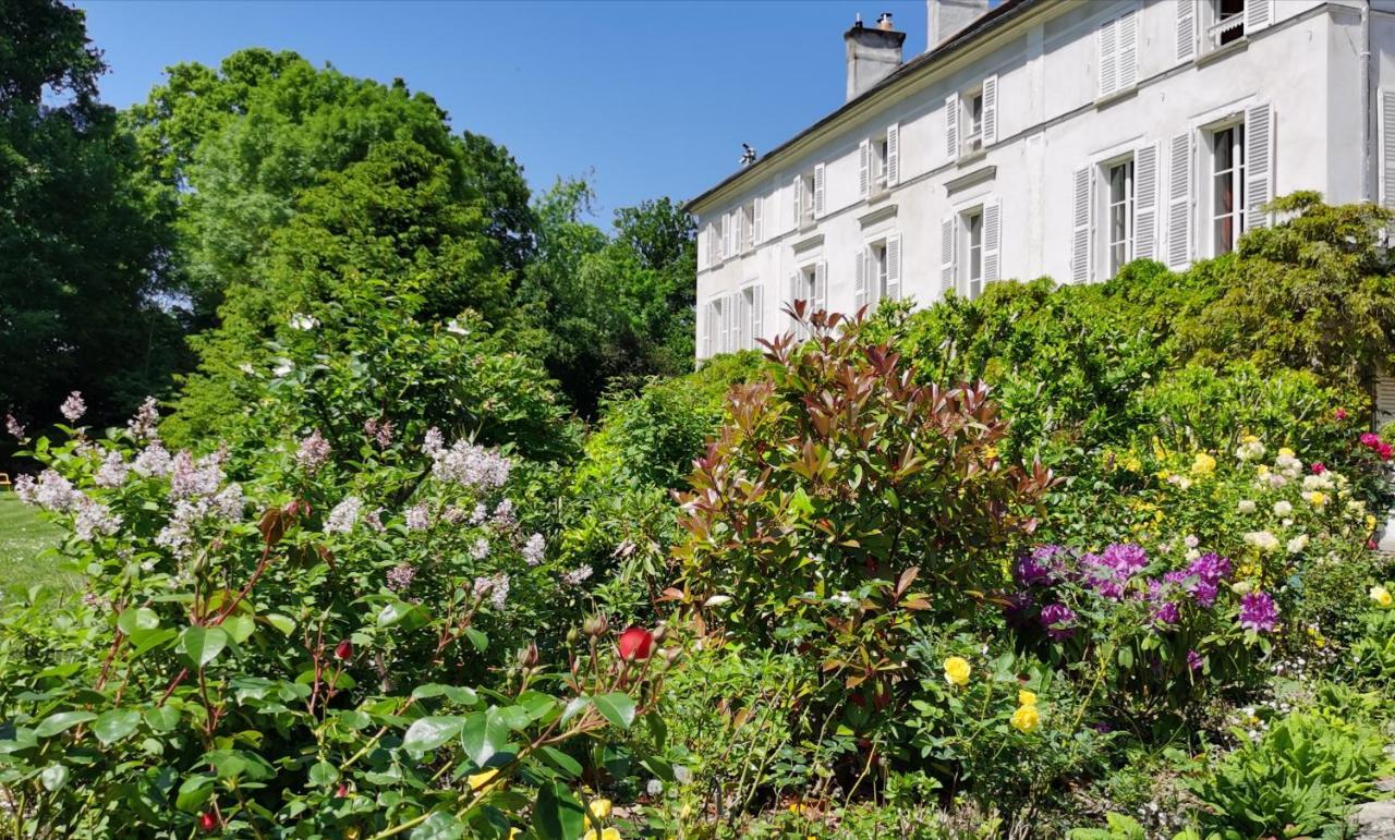 Chateau De Brinville Saint-Sauveur-sur-Ecole ภายนอก รูปภาพ